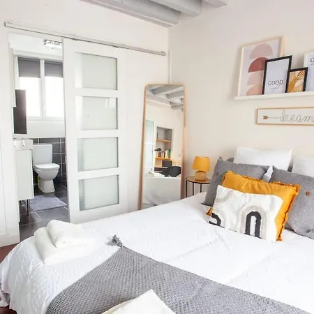 Josephine Cosy - Centre Ville-Pets Friendly - Home Cinema Netflix - Jardin Prive Rueil-Malmaison Extérieur photo