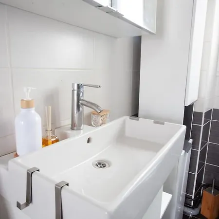 Josephine Cosy - Centre Ville-Pets Friendly - Home Cinema Netflix - Jardin Prive Rueil-Malmaison Extérieur photo